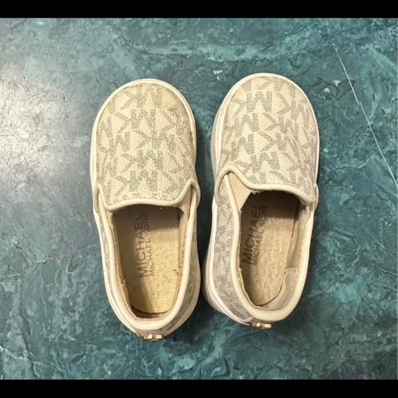 Michael Kors Kids Beige Monogram Sneakers - Picture 1 of 1